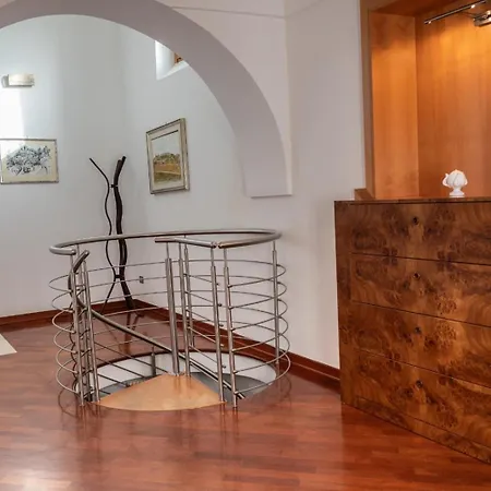 La Finestra Sulla Piazza