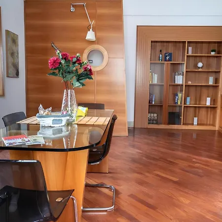 La Finestra Sulla Piazza *