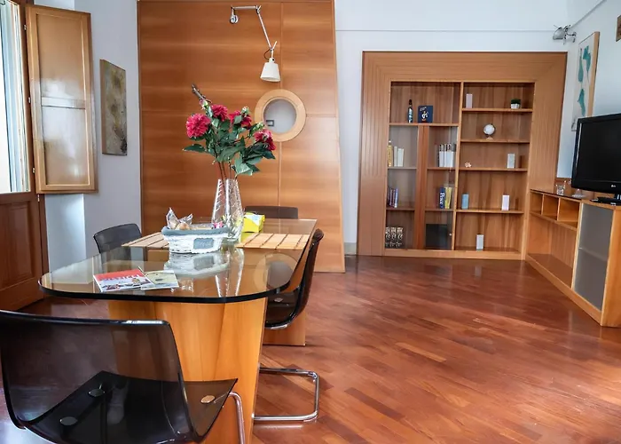 La Finestra Sulla Piazza *